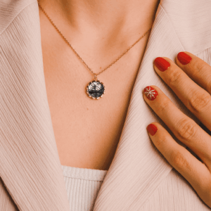 Gleaming Diamond Necklace